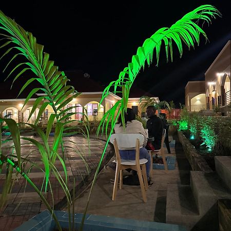 Minjz Palm Beach Hotel Kalangala Dış mekan fotoğraf